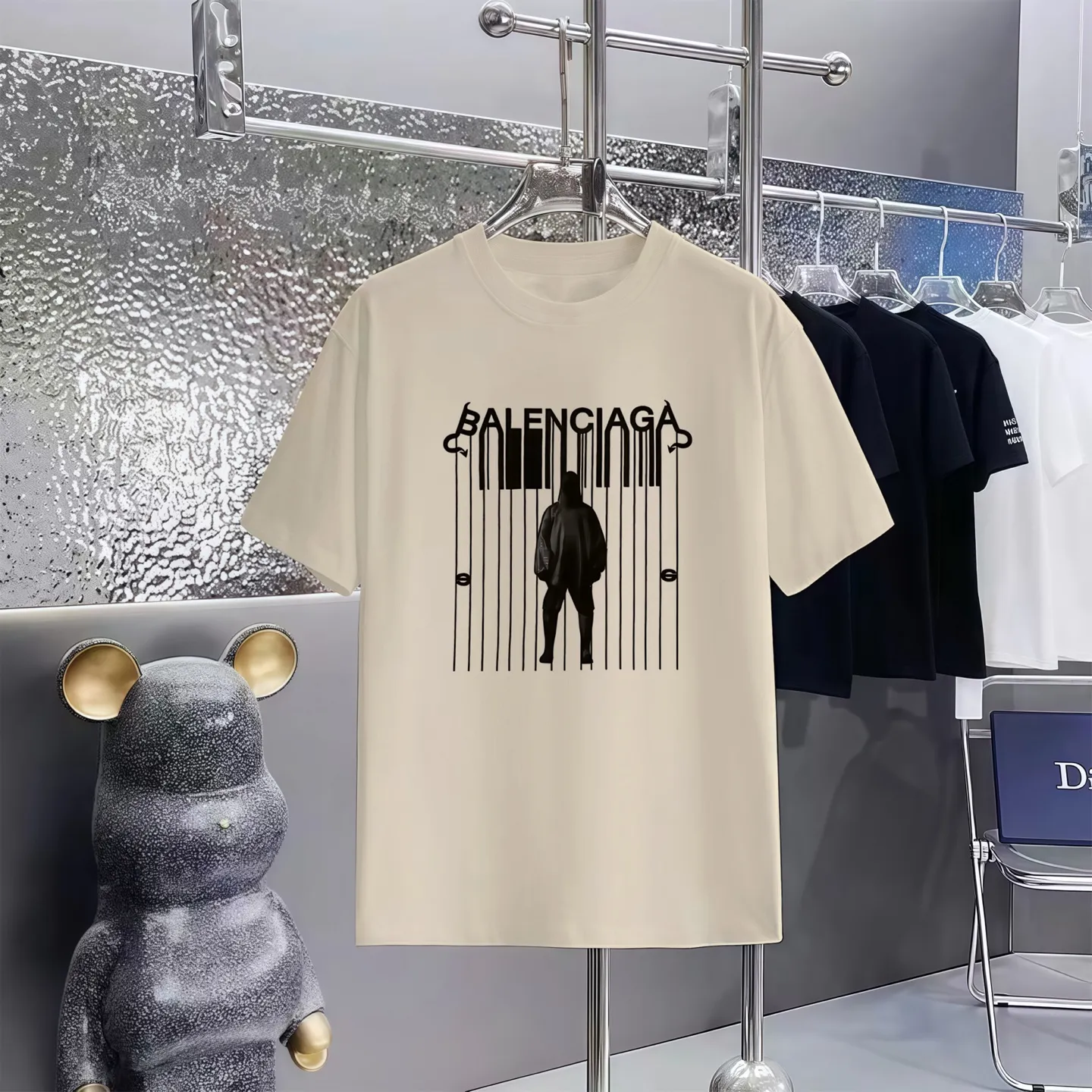 ￼ ￼ Balenciaga T 1:1 300 1×1 Same Style logo OS 200 ：Black，White， ，Red， Gray Size：XS-L